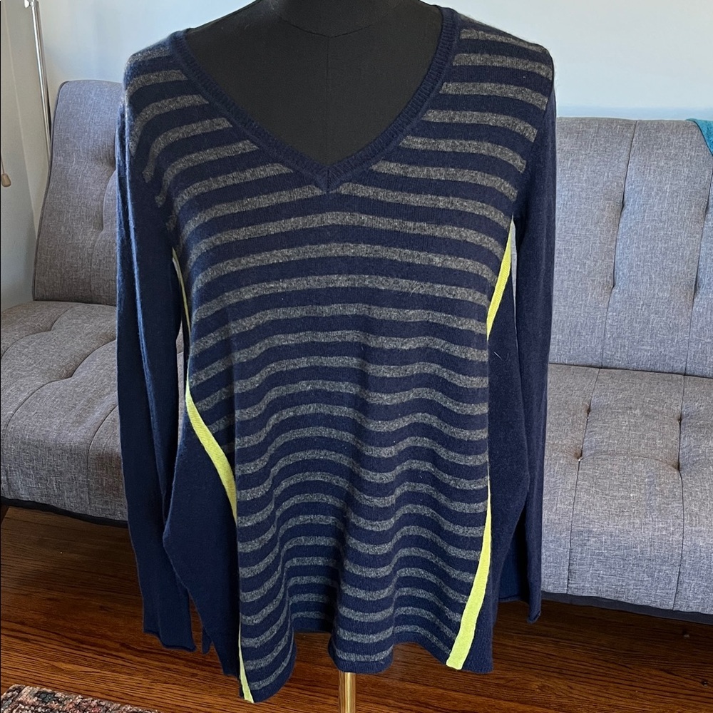 NWT Ply Cashmere 100% cashmere Striped V-Neck Sweater Navy and Gray size XS